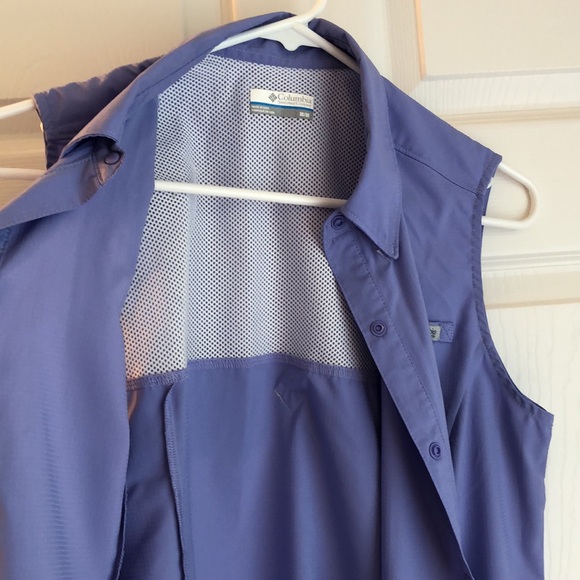 Columbia- Women’s periwinkle sleeveless snap closure blouse. Quick Dry. M/M - Picture 8 of 9